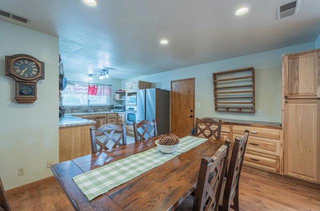 528 La Mesa Drive, Salinas CA: https://media.crmls.org/mediaz/a4c137ec-1173-48ff-8c92-2731a57123d1.jpg