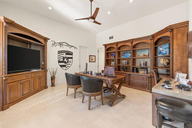334 Crest Lake Drive, Palm Desert, CA 92211