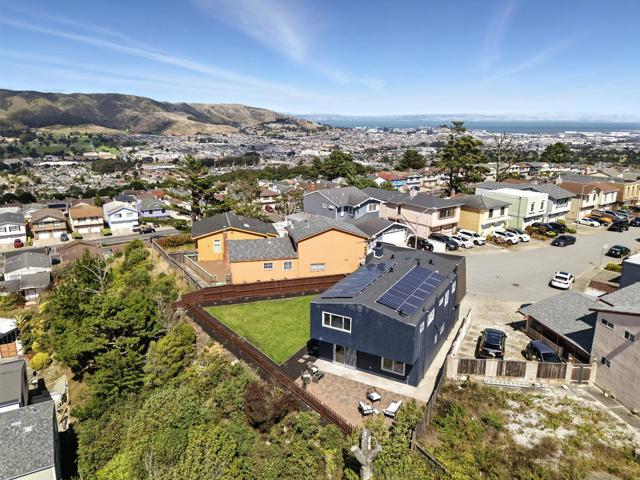 102 Dennis Drive, Daly City CA: https://media.crmls.org/mediaz/a4c1d0b2-0527-4d0f-9480-554d13e01f7d.jpg