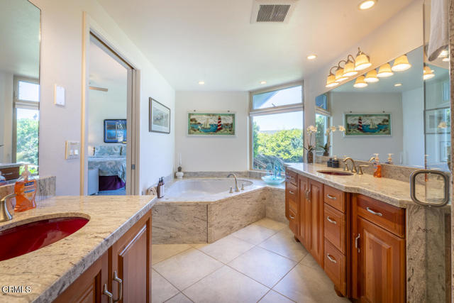 Detail Gallery Image 19 of 38 For 32854 Ocean Meadows Cir, Fort Bragg,  CA 95437 - 3 Beds | 4 Baths