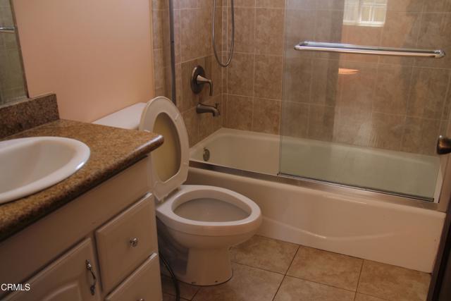 1726 1/2 Chevy Chase E Drive, Glendale CA: https://media.crmls.org/mediaz/a4c2f0e0-91c9-4456-8a98-6ffeaf581ec9.jpg