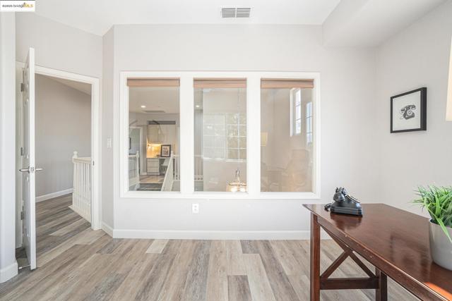 1139 Jordan Ct, Brentwood CA: https://media.crmls.org/mediaz/a4c2fa20-58ed-49f3-a61d-e88128eaef1c.jpg