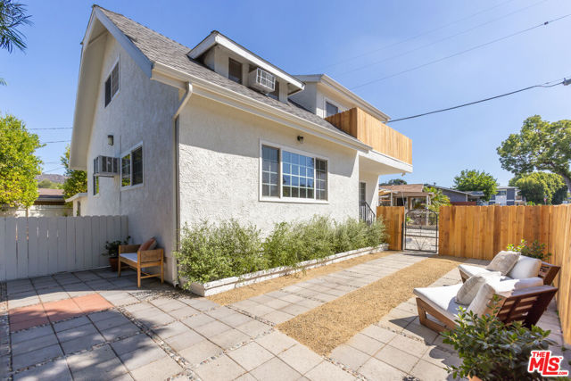 1945 Yosemite Drive, Los Angeles CA: https://media.crmls.org/mediaz/a4c301b7-e80d-4827-af69-21b558cc49f0.jpg