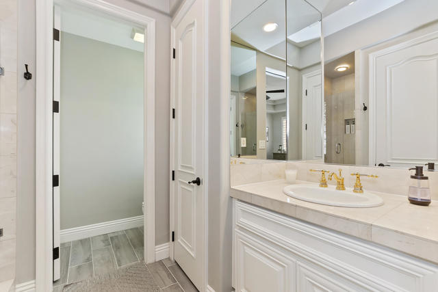 48644 Vista Palomino, La Quinta CA: https://media.crmls.org/mediaz/a4c3546c-6b0f-48ae-bbfb-b78644a930eb.jpg