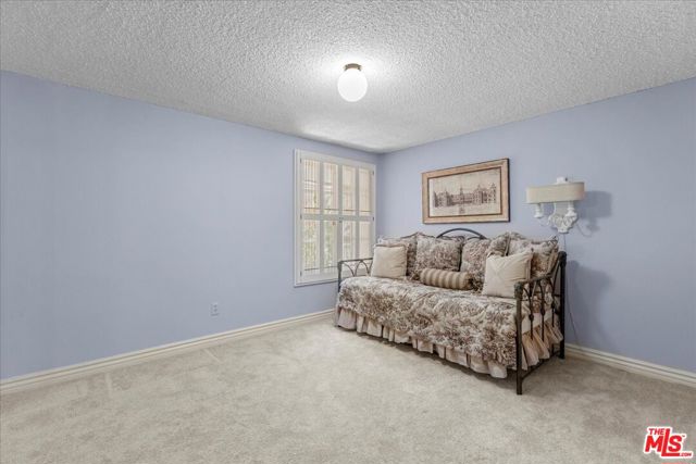 4215 Ellenita Avenue, Tarzana CA: https://media.crmls.org/mediaz/a4c38cf2-bba2-409b-803f-2a7fded62254.jpg