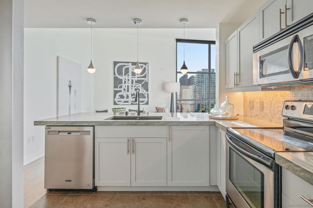 253 10th Ave - photo 14