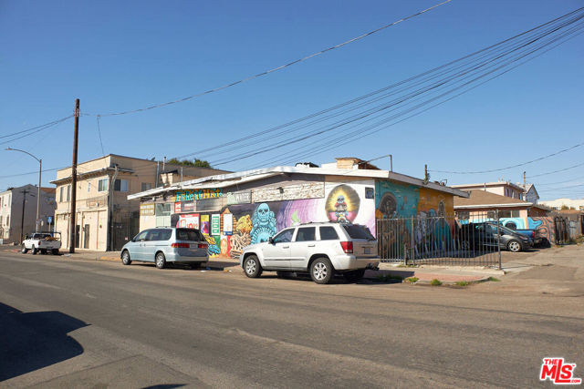 701 N Fickett Street, Los Angeles CA: https://media.crmls.org/mediaz/a4c5367f-fb81-4b5b-a2ca-f9c6e484725a.jpg
