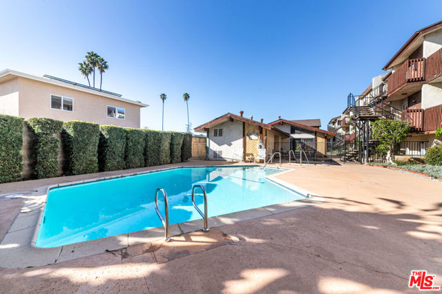 15214 S Raymond Avenue, Gardena CA: https://media.crmls.org/mediaz/a4c569e4-1d1b-475c-b7ba-d03d36595981.jpg