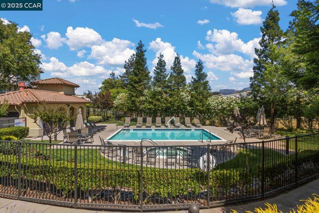 26 Warhol Way, Pleasant Hill CA: https://media.crmls.org/mediaz/a4c5f364-9faa-4823-a45e-eeabdf69a58e.jpg