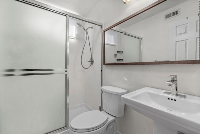Image 11 of 44 For 2168 Pointe Parkway