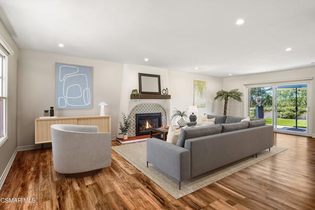 863 Falmouth Street, Thousand Oaks CA: https://media.crmls.org/mediaz/a4c6b086-72a7-4309-ab21-20252fd3ff97.jpg