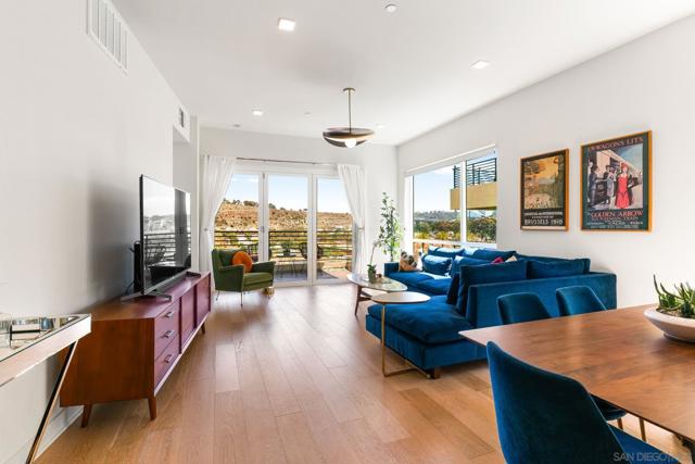 2400 Community Ln, San Diego CA: https://media.crmls.org/mediaz/a4c71232-bbf0-4eef-aa6e-8da3562d4f15.jpg