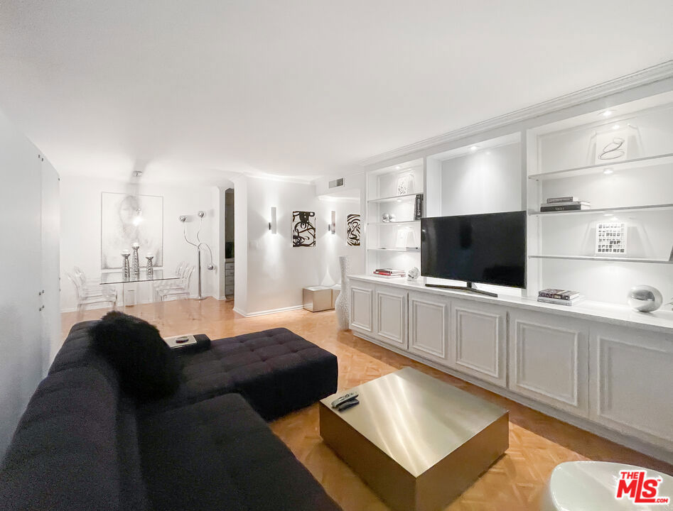8787 Shoreham Drive 201