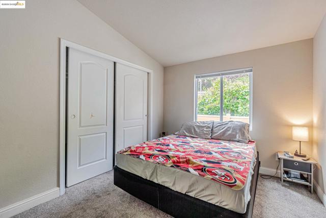 16711 Marsh Creek Rd, Clayton CA: https://media.crmls.org/mediaz/a4c83b5e-60ba-4c98-9253-b3eb7ecf5194.jpg