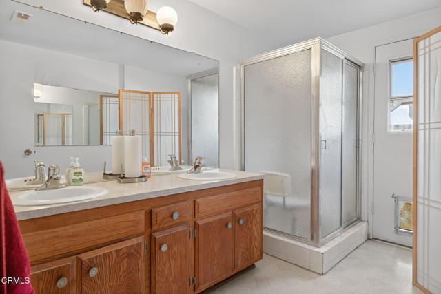 2833 Sailor Avenue, Ventura CA: https://media.crmls.org/mediaz/a4c84d64-2534-40d1-bd5d-6bc9ed8ce13c.jpg