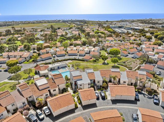 Detail Gallery Image 21 of 23 For 908 Caminito Madrigal #D,  Carlsbad,  CA 92011 - 2 Beds | 1/1 Baths