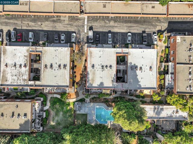 3641 Clayton Rd, Concord CA: https://media.crmls.org/mediaz/a4c920d5-7b95-4aed-a698-5cbdcc600224.jpg