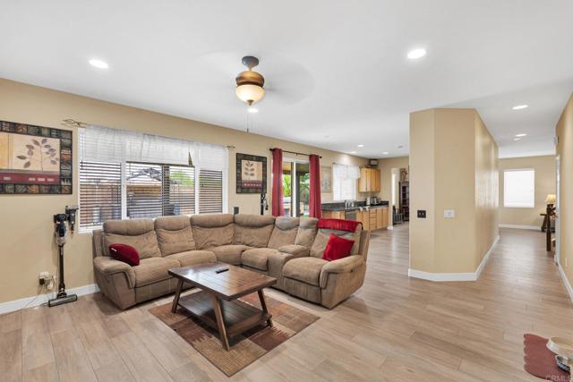 Detail Gallery Image 23 of 64 For 17866 Robusta Dr, Riverside,  CA 92503 - 6 Beds | 3 Baths