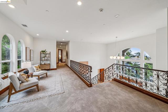 Image 27 of 60 For 33 Somerset Rd