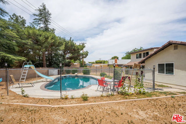 43818 Halcom Avenue, Lancaster CA: https://media.crmls.org/mediaz/a4cbbdff-edfa-4b76-abcc-d12d990f20cd.jpg