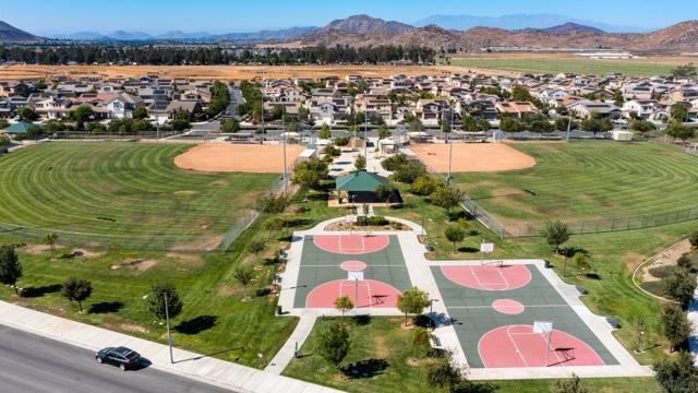 Image 4 of 36 For 31129 Quarter Horse Way
