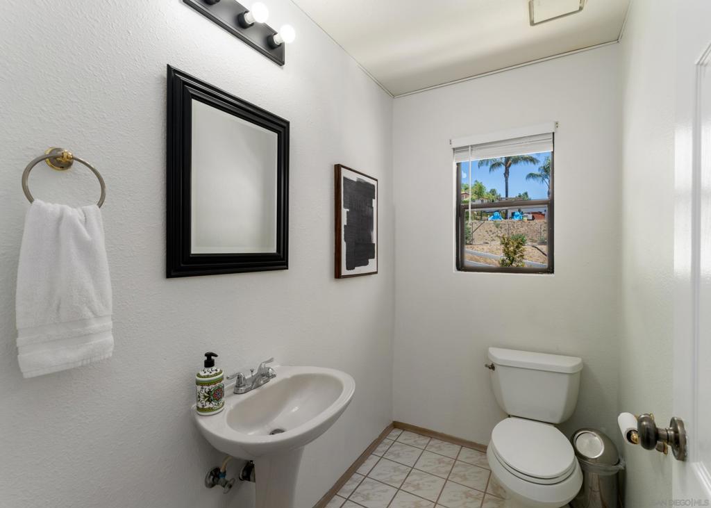 MLS #250034940SD img 29