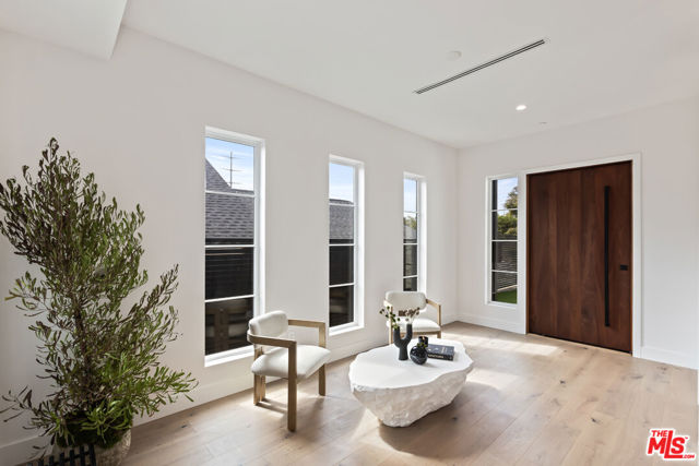908 Rosecrans Avenue, Manhattan Beach CA: https://media.crmls.org/mediaz/a4cd28fb-3120-41f0-928a-337709087a1f.jpg