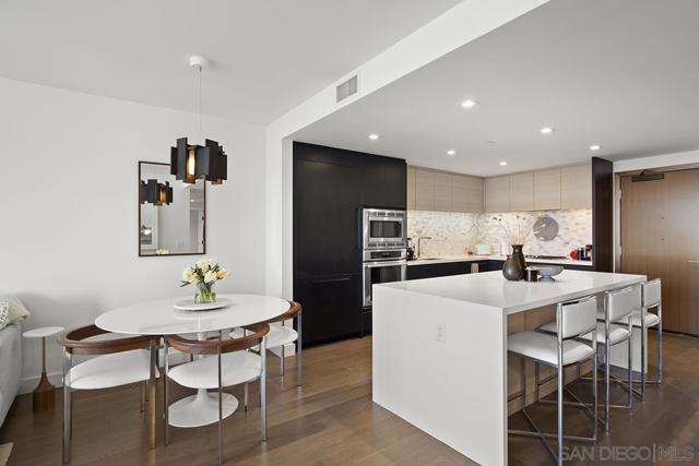 1388 Kettner Blvd, San Diego CA: https://media.crmls.org/mediaz/a4ce12f7-4428-48f1-84e6-bd1032c50f68.jpg