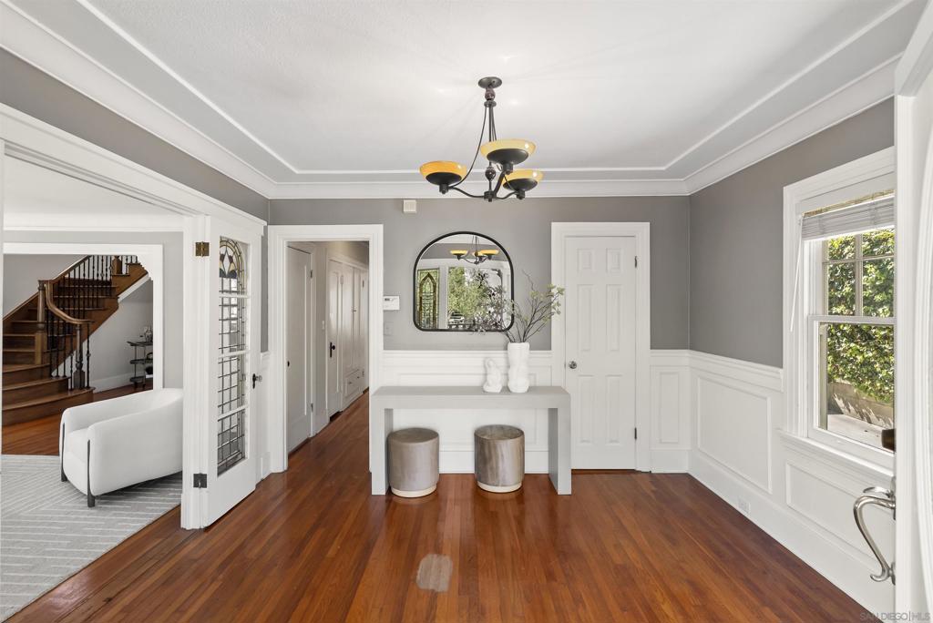 921 Court Way - photo 8