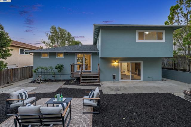 3134 Terry Ct, Castro Valley CA: https://media.crmls.org/mediaz/a4cf9836-f180-4cd7-9d6b-055fa4e28aad.jpg