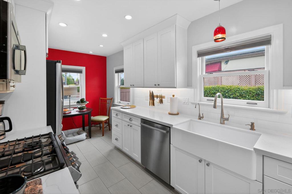 4505 Van Dyke Avenue - photo 13