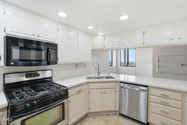 Detail Gallery Image 26 of 51 For 989 Inspiration Way, Ventura,  CA 93001 - 3 Beds | 2/1 Baths