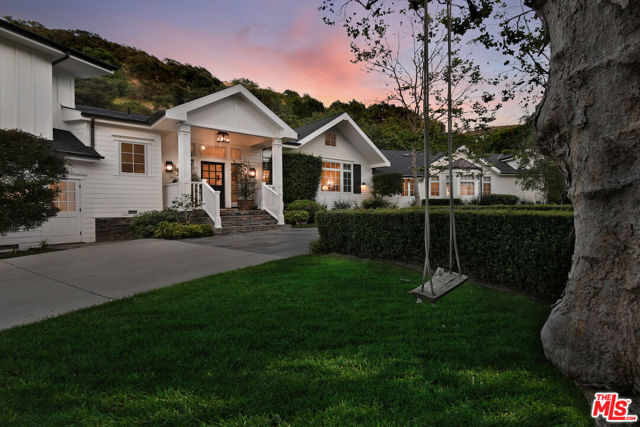 Image 6 of 55 For 3640 Longridge Avenue