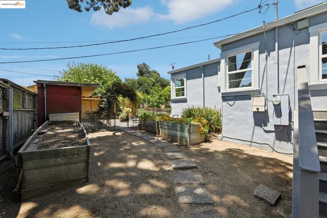 332 El Camino Real, Vallejo CA: https://media.crmls.org/mediaz/a4d061d4-290f-4638-8448-d5d1464151f9.jpg