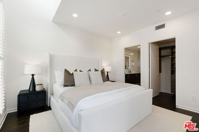 8406 1/2 Blackburn Avenue, Los Angeles CA: https://media.crmls.org/mediaz/a4d07159-c263-45c0-a994-eb85ee480369.jpg