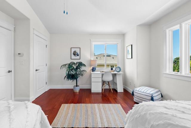 422 Mccormick Avenue, Capitola CA: https://media.crmls.org/mediaz/a4d0c42e-4cf0-427c-866f-4256a3e00431.jpg