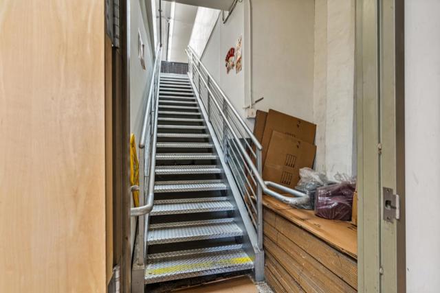 Image 39 of 52 For 1114 Howard Street