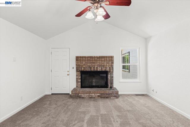 27000 S Hillview St, Tracy CA: https://media.crmls.org/mediaz/a4d237d7-6034-45c9-b5d9-bf347722d606.jpg