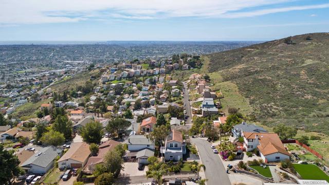 9811 Eucalyptus St, Spring Valley CA: https://media.crmls.org/mediaz/a4d2396c-7cb2-42b0-9c7f-fe6efc78c758.jpg