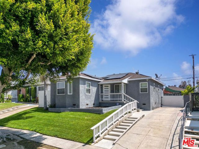 10236 S 1st Avenue, Inglewood CA: https://media.crmls.org/mediaz/a4d25c57-9021-4ad2-8305-366573e1cf57.jpg
