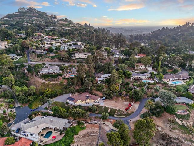 5030 Helix Ter, La Mesa CA: https://media.crmls.org/mediaz/a4d32038-320f-42cf-b792-3846f07d6a2e.jpg
