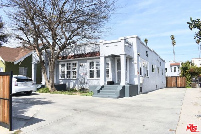 603 W 47th Street, Los Angeles CA: https://media.crmls.org/mediaz/a4d376e1-d456-4c01-8e67-38d4fcee98f3.jpg
