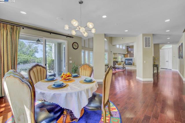 48564 Avalon Heights Ter, Fremont CA: https://media.crmls.org/mediaz/a4d3de11-7667-4c15-8247-daea50f6ac51.jpg
