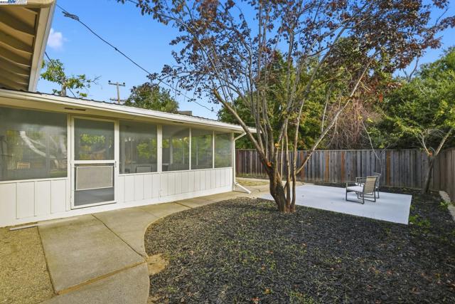 42293 Camino Santa Barbara, Fremont CA: https://media.crmls.org/mediaz/a4d45692-575d-4557-b16a-24477532a9d1.jpg