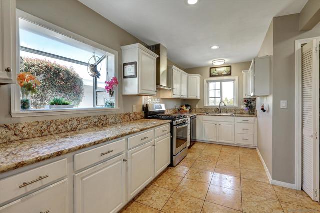5238 Cervantes Ave, San Diego CA: https://media.crmls.org/mediaz/a4d4ce87-3ee2-4159-9861-98c9860cfa36.jpg