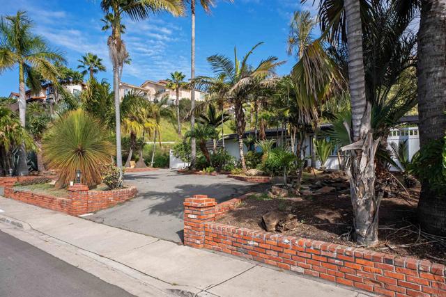 Detail Gallery Image 7 of 59 For 5861 College Ave, San Diego,  CA 92120 - 3 Beds | 2 Baths