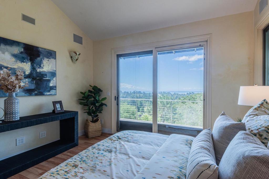 https://media.crmls.org/mediaz/a4d5f7bf-b5fd-4023-a639-1c844521a265.jpg?preset=X-Large