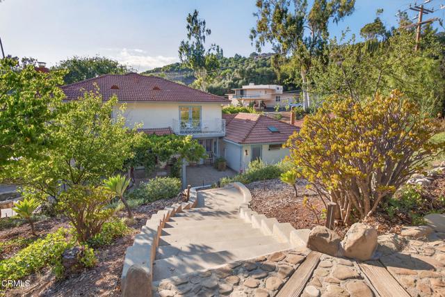 1195 Rancho Court, Ojai CA: https://media.crmls.org/mediaz/a4d5fa2a-d388-4e94-9083-75269b1c52e3.jpg