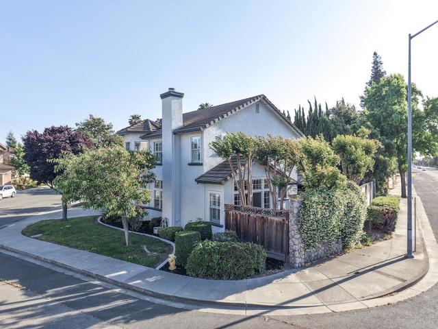 38101 Cambridge Court, Fremont CA: https://media.crmls.org/mediaz/a4d66505-6246-42dc-acbe-af2d1ebccb49.jpg