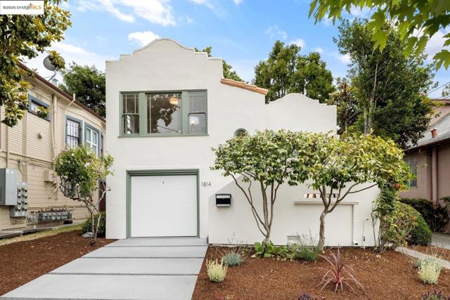 1814 Carleton ST, Berkeley CA: https://media.crmls.org/mediaz/a4d7d8e0-5e7c-4a76-a04c-60422540e911.jpg
